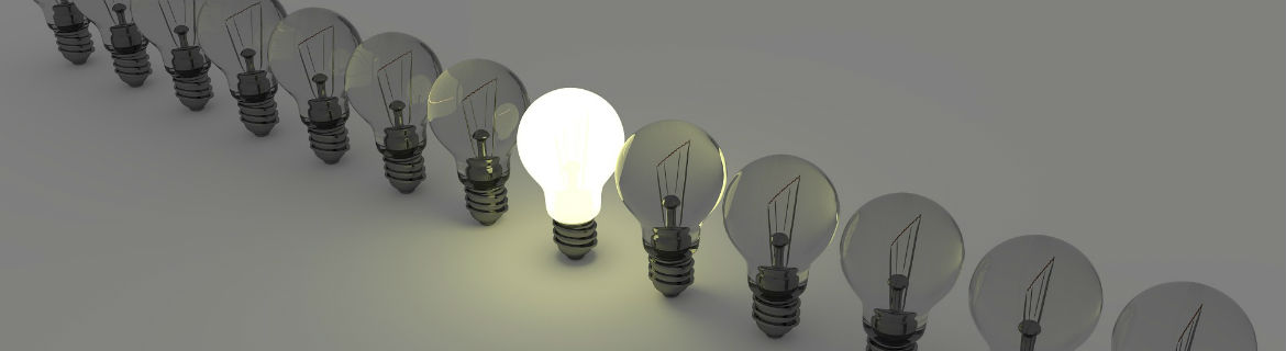 Lighted bulb that shows that there is no incidence in the supply
